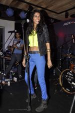 Anushka Manchanda live at Vero Moda in Khar,Mumbai on 22nd Aug 2012 (64).JPG